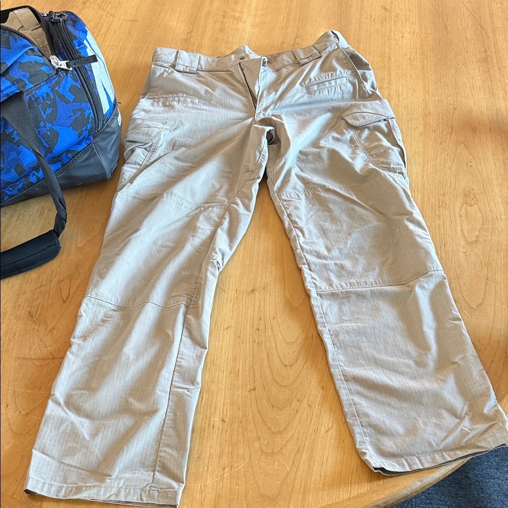 Men's Casual Cargo Pants in Light Khaki